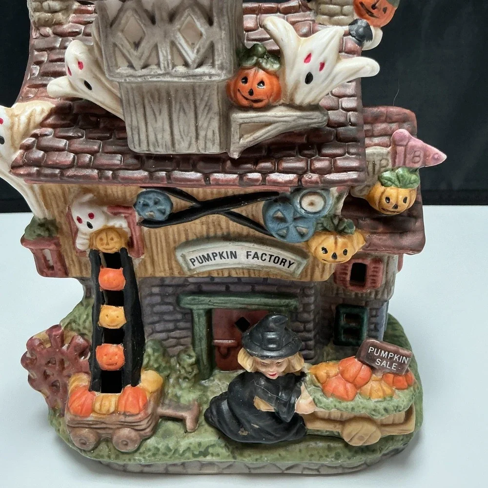 Vtg Ghoulsville Pumpkin Factory Halloween House Porcelain W/ Box - House Only